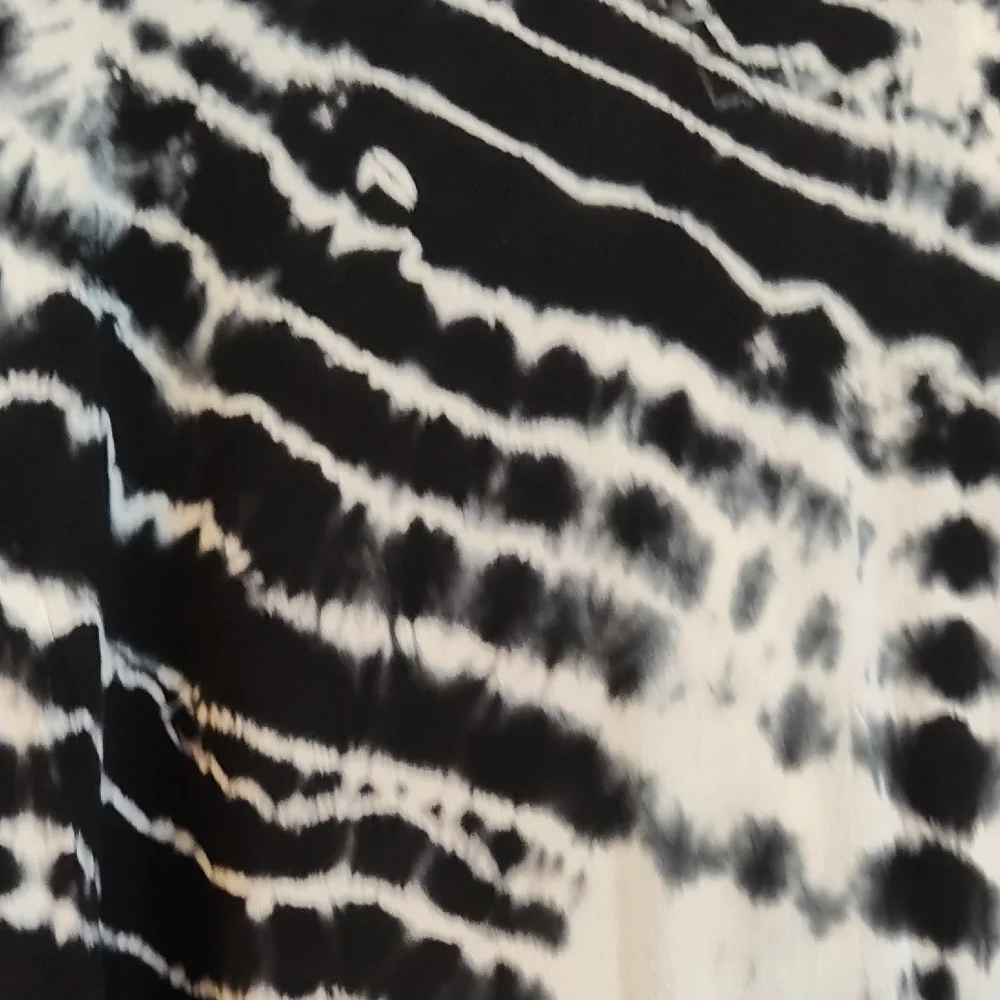 On Running Black and White Tunic Top - Picture 9 of 9